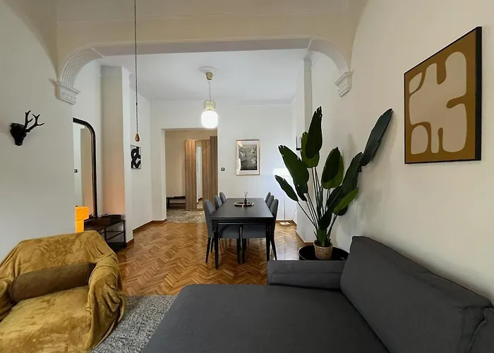 Doormat #41 Aristotelous Urban Charm Daire